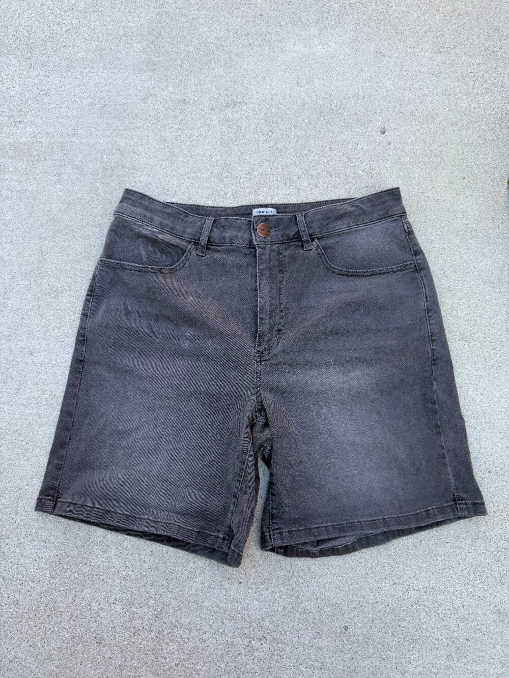 Ripton & Co. Classic Outdoor Gray Denim Mid-rise Shorts Women's Size 31